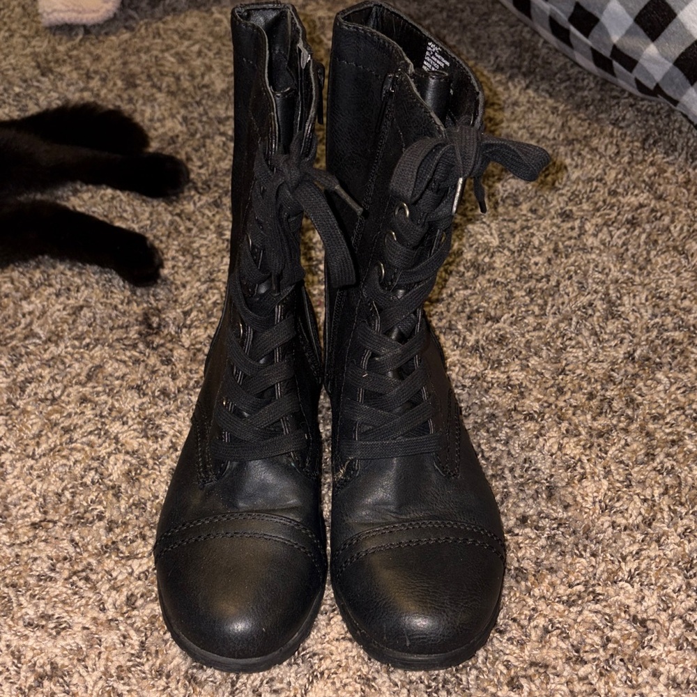 Black Lace-Up Women's Boots